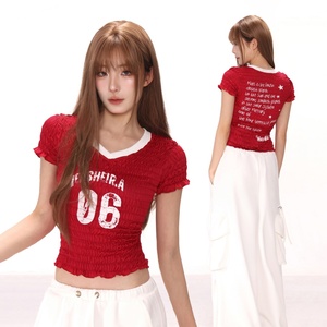 เสื้อฟุตบอลแขนยาวคอวีทรงเข้ารูปเอวจีบสไตล์ Y2K สำหรับผู้หญิง ผลิตจากโพลีเอสเตอร์ 100% ระบายอากาศได้ดี แห้งเร็ว เหมาะสำหรับฤดูร้อน - Product Image 1