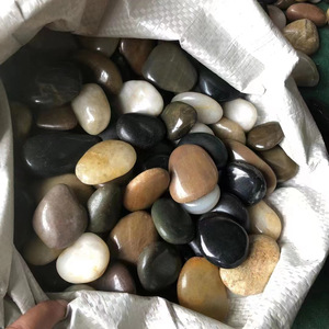 Hoogwaardige gepolijste kiezelsteentjes voor tuinlandschapsarchitectuur, aquariumdecoratie, paden; zwart, wit en meerkleurige stenen - Product Image 2