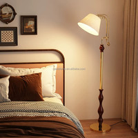 Lampe sur pied à bras articulé de style européen moderne avec abat-jour en tissu beige et base LED E27 pour la décoration du bureau et du salon