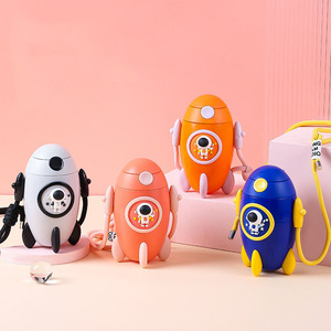 Seaygift regalo creativo Tritan lindo cohete niños astronauta taza de bebida de paja 500ml botella de agua de plástico deportiva portátil - Product Image 6