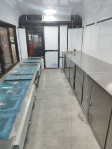 Remolque de Comida Móvil Tipo Bar, Totalmente Equipado con Servicio de Dulces y Papas Fritas, Camioneta de Helados, Unidad Expendedora de Snacks Personalizada - Product Image 6