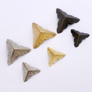 C072 Antique Style Three Sided <b>Corner</b> <b>Protector</b> Cold Rolled Steel Plating For Wooden Boxes And Crates Hardware Accessory - Product Image 2