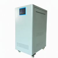 Régulateur de tension triphasé SVC AC 10 kVA-40 kVA le plus populaire pour la vente en gros, avec protection contre les surtensions et capacité de 100 %