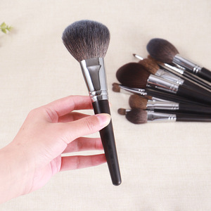 Ensemble de pinceaux de maquillage en bois d'ébène noir, poils naturels, manche en bois, outils pour surligneur et fard à joues, artisanat de Cangzhou - Product Image 2
