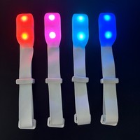 Bracelet LED tissé en plastique avec 2 lumières LED, logo personnalisé, télécommande DMX, portée 800m, autonomie 6-12 heures, promotionnel