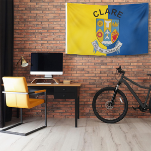 Bandera del Condado de Clare, Irlanda, 3x5 pies, Doble Cara, con el Escudo del Condado de Clare, para Decoración Interior y Exterior del Hogar y Jardín - Product Image 4