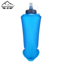 Oem/Odm TPU bouteille d'eau douce randonnée camping entraînement portable course à pied bouteille d'eau douce sans BPA pliable bouteille d'eau douce