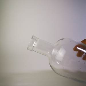 Bouteille en verre vide de 750 ml de haute qualité pour vin, café, <span class=keywords><strong>liqueur</strong></span>, avec bouchon couronne et traitement de surface par gravure acide pour <span class=keywords><strong>liqueur</strong></span> - Product Image 6