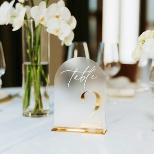Numéros de table de mariage <span class=keywords><strong>HOODO</strong></span> en acrylique givré en forme d'arche, chiffres dorés 3D de 1 à 20 avec supports, montage sur table 5x7, orientation portrait - Product Image 3