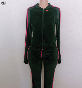 Mùa Thu Mùa Đông Của Phụ Nữ Y2K Quần Áo Nhung Và Waffle Dệt Giả Lông Thú Cổ Áo Hoodies Biểu Tượng Tùy Chỉnh Rhinestone 2 Mảnh Thiết Lập Phụ Nữ - Product Image 6