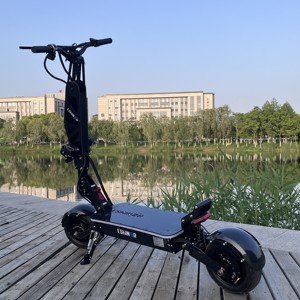 สกู๊ตเตอร์ไฟฟ้าพับได้ Geofought Dropshipping R7 72V 8000W แบตเตอรี่ 40AH ยางถนน 11 นิ้ว มอเตอร์คู่ สีคาร์บอนไฟเบอร์ - Product Image 5