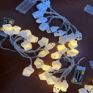 Luces de Cadena de Halloween a Pilas, 10 LED con Diseño de Calavera, Calabaza, Murciélago y Fantasma - Product Image 2