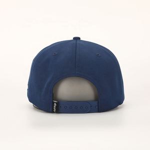 Casquette de baseball personnalisée en polyester bleu marine à 5 panneaux avec broderie 3D, performance sportive, en spandex, avec corde, pour homme - Product Image 5