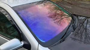 ฟิล์มเปลี่ยนสีได้คาเมเลี่ยนสำหรับรถยนต์ที่มองเห็นชัดเจนเป็นพิเศษฟิล์มติดกระจกหน้าต่างรถยนต์แบบห่อเปลี่ยนสีได้สีม่วงขนาด70 85% ประสิทธิภาพสูง - Product Image 3