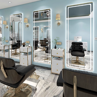 Miroir de barbier de luxe moderne et léger Lumière LED Meilleur prix Vente en gros Accessoires de barbier pour salon de coiffure Mobilier portable pour centre commercial