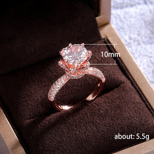 Anello di fidanzamento F653 con diamante taglio Princess coltivato in laboratorio e pietre laterali, stile romantico da donna - Product Image 5