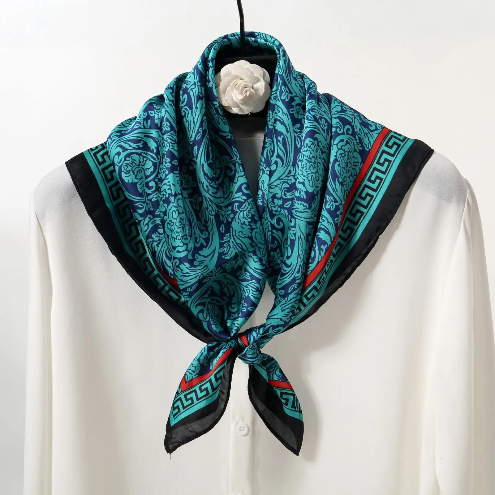 Elegante 70cm pequeña bufanda cuadrada de poliéster Simple anacardo tótem impreso adulto a cuadros madre mano regalo bufanda decorativa