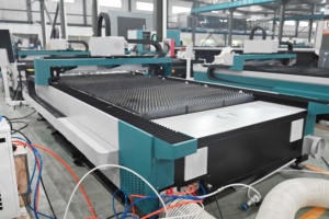 เครื่องตัดไฟเบอร์เลเซอร์แบบตั้งโต๊ะเดี่ยว กำลังไฟ 1000w 1500w 2kw 3000w ราคาสมเหตุสมผล เครื่องตัดไฟเบอร์เลเซอร์อะลูมิเนียม เครื่องตัดโลหะซีเอ็นซี - Product Image 3