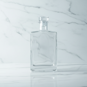 Bouteilles en verre flint Oshow vides en gros 50ml 100ml 200ml 500ml 750ml avec bouchon en liège pour <span class=keywords><strong>gin</strong></span> et whisky, gravables, écologiques et recyclables - Product Image 1