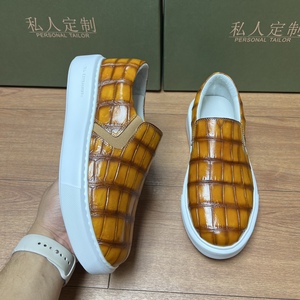 Chaussures décontractées pour hommes en cuir d'alligator véritable faites à la main, style mocassins à enfiler, avec semelle plateforme épaisse en cuir de crocodile jaune - Product Image 1