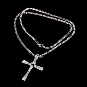 Collar de Fast & <span class=keywords><strong>Furious</strong></span> 8 al por Mayor: Colgante de 50 cm y 5.1*3.5 cm de Torreto, Joyería para <span class=keywords><strong>Fan</strong></span>áticos - Product Image 3