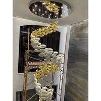 Lustre long suspendu personnalisé pour escalier, en verre artistique, pour hall d'hôtel, luminaire de plafond de luxe