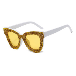 <span class=keywords><strong>Occhiali</strong></span> <span class=keywords><strong>da</strong></span> <span class=keywords><strong>sole</strong></span> <span class=keywords><strong>rotondi</strong></span> con diamanti di lusso <span class=keywords><strong>da</strong></span> <span class=keywords><strong>donna</strong></span> UV400 in cristallo con montatura viola verde bianco - Product Image 4