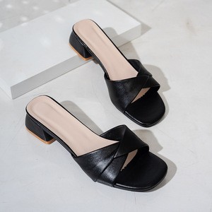 NOVEDAD DE VERANO 2025, moda con punta abierta, Color sólido, superficie de cuero Simple, versátil, Color caramelo, zapatillas grandes, zapatos de tacón cuadrado para mujer - Product Image 6