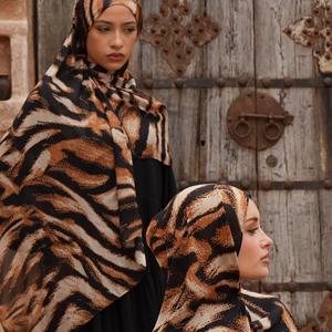 絶妙なプリント柄のモーダルヒジャブ、スタイリッシュな模様で通気性のあるヒジャブ、ムスリム女性向けオールシーズン着用可能 - Product Image 1