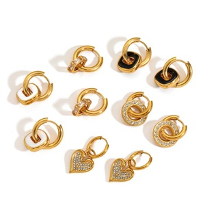 Pendientes de Aro Chapados en Oro de 18K con Incrustaciones de Diamantes de Imitación en Forma de Corazón para Uso Diario - Product Image 5