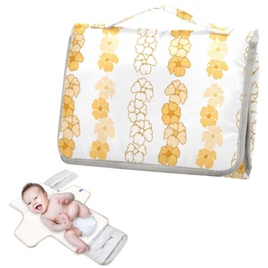 Cambiador Portátil Impermeable para Bebés Recién Nacidos, Niñas y Niños, con Diseño Personalizado de Flor de Puakenikeni Hawaiana - Product Image 2