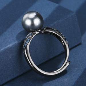 Bague en cuivre plaqué or noir de haute qualité, écologique, anti-ternissement, avec perle de coquillage noire de 10 mm pour femme - Vente en gros usine - Product Image 4