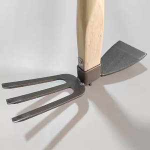 Houe en acier professionnelle avec manche en bois - Outil d'extérieur polyvalent pour la culture et la plantation en jardin - Product Image 4