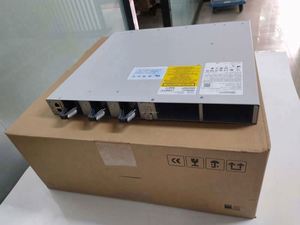 Commutateur réseau PoE+ 48 ports de la série C9300, C9300-48T-E, commutateurs Cisco haute performance - Product Image 2