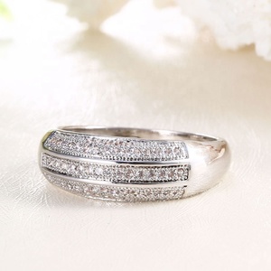 Anillos de Compromiso y Matrimonio de Circonita Cúbica AAA de Guangzhou Exotic Custom Jewelry, Estilo Argentino Simple y Moderno, Precios Económicos - Product Image 4