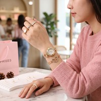 Set Perhiasan Jam Tangan Wanita Modis dengan Kotak, Jam Tangan Quartz Berlian untuk Wanita, Hadiah untuk Wanita