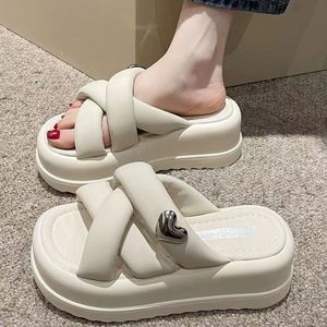 Fashion Rhinestone Outdoor Summer Breathable Casual SlippersPleatform Slipper Women Sandals Women Big Size Flat Slippers - Product Image 1