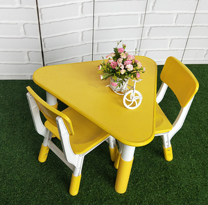 Meubles de crèche pour bébé Moetry <span class=keywords><strong>pas</strong></span> chers, table triangulaire en bois pour centre de garde d'enfants - Product Image 2