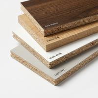 Panneau de bois compressé durable ignifuge à surface lisse pour la décoration intérieure, panneau de particules mélaminé