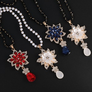 Venta al por mayor <span class=keywords><strong>de</strong></span> invierno para niños Vintage chapado en oro aleación flor cuentas <span class=keywords><strong>de</strong></span> cristal suéter collar budismo varios Joker alto sentido - Product Image 3