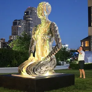 Beroemde Moderne Roestvrijstalen Verdwijnen Abstract Lady Mannelijke Figuur Art Sculpturen Voor Met De Lichten