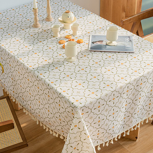 Nappe rectangulaire Muqing imprimée en polyester TPU, imperméable et anti-taches, pour table de salle à manger ou de café, avec pompons - Product Image 4