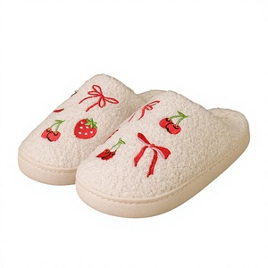 Nouvelles pantoufles douillettes pour homme et femme, avec motifs de fruits de dessin animé adorables, dessus en peluche d'<span class=keywords><strong>hiver</strong></span>, antidérapantes, à anneau d'orteil, semelle épaisse et chaude - Product Image 1