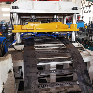 Ligne de poinçonnage et de formage de profilés en C de 50 à 800 mm de largeur, machine de formage à froid pour chemins de câbles - Product Image 4