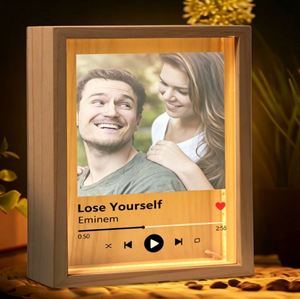 Plaque de chanson personnalisée moderne en acrylique, veilleuse, ornement artistique personnalisé, cadeau pour couple - Product Image 1