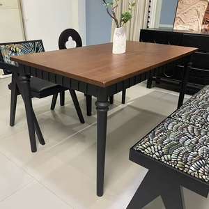 モダンミニマリストダイニングテーブルセット 長方形木製天板 無垢材脚 ライトラグジュアリー ホーム家具 アパートダイニングルーム用 - Product Image 6