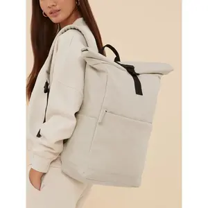 Sac à dos à rabat enroulable premium recyclé, merchandising durable - Product Image 1