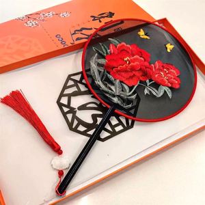 Abanico Plegable de Seda Bordado Personalizado, con Diseños Antiguos, Ideal para Fiestas, Promociones y Decoración - Product Image 3