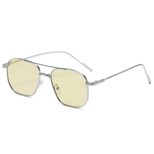 <span class=keywords><strong>Lunettes</strong></span> <span class=keywords><strong>de</strong></span> soleil unisexes <span class=keywords><strong>de</strong></span> luxe tendance 2025, monture métallique polarisée, logo personnalisé, légères et ajustables, protection UV400, <span class=keywords><strong>lunettes</strong></span> <span class=keywords><strong>de</strong></span> mode en gros - Product Image 3