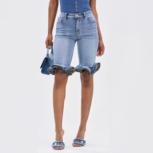 Shorts in denim da <span class=keywords><strong>donna</strong></span> a vita alta azzurro chiaro, stile <span class=keywords><strong>boyfriend</strong></span> vintage chic estivo con orlo arricciato e tecnica lavata casual - Product Image 1